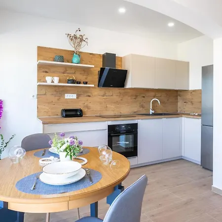 Doro Apartment